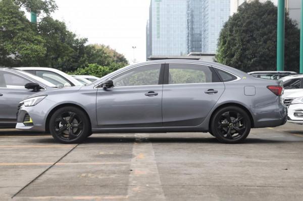 體驗榮威i6 MAX，配1.5T動力，顏值出眾，動力充沛