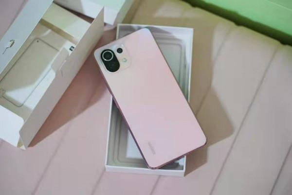 僅1699元!5nm晶片+AMOLED柔性屏+超輕薄,雙十一開啟清倉模式 僅1699元!5nm晶片+AMOLED柔性屏+超輕薄,雙十一開啟清倉模式