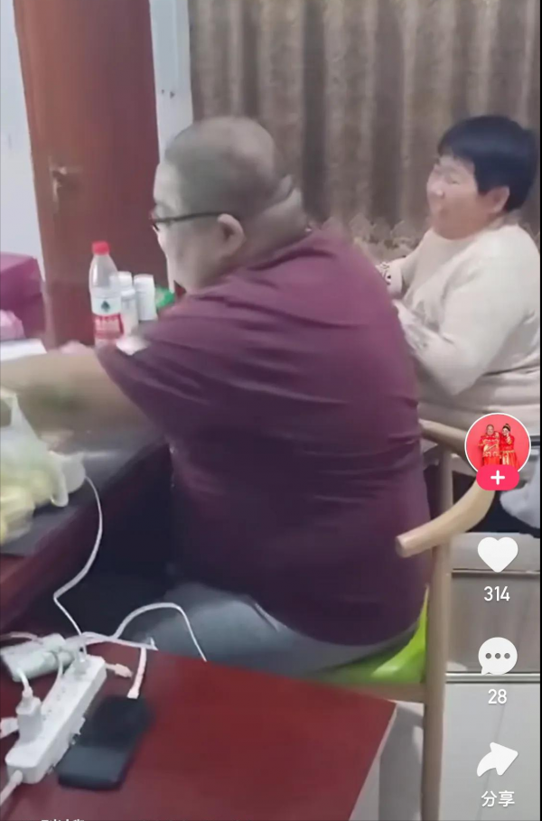 河北尿毒症小夥：因“聞味”意外走紅，年入百萬，還成功娶了媳婦