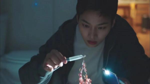 以為是暗黑懸疑韓劇，結果分分鐘笑出腹肌！李棟旭演了部8分爆款