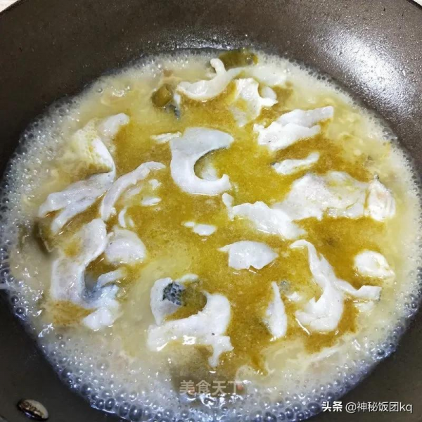 酸湯真的太有魔力了！酸爽過癮，超級下飯！熱乎乎的，太美味啦