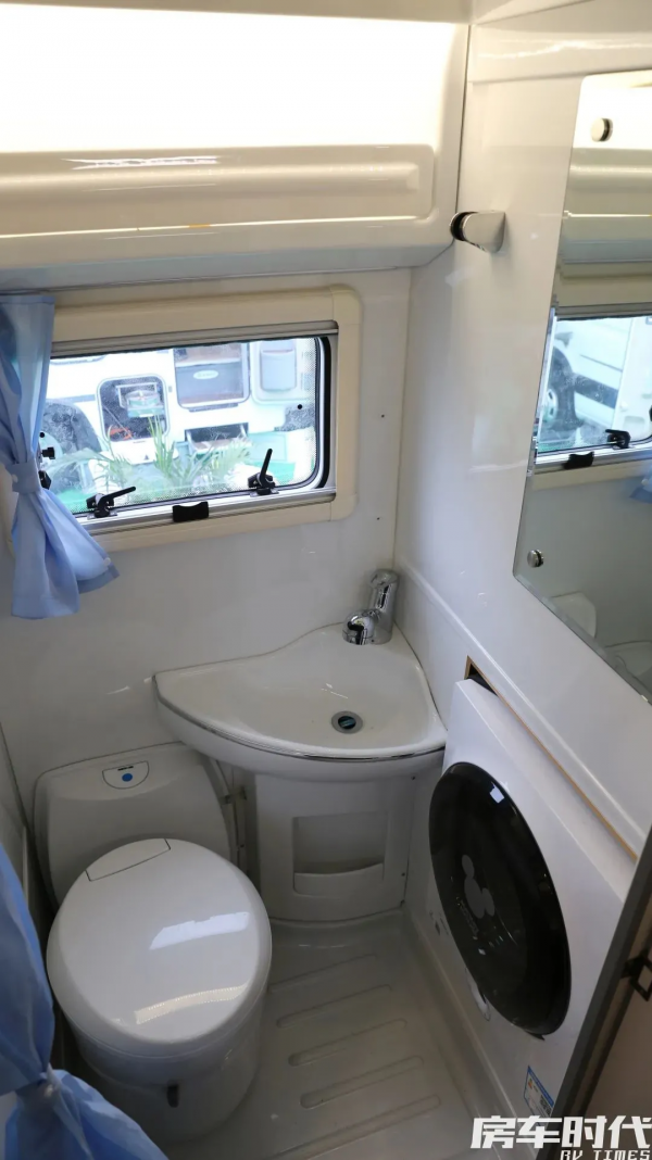 覽眾自由炮B 輕型越野旅居車 巧妙空間設計 配置齊全 輕鬆出行 覽眾自由炮B 輕型越野旅居車 巧妙空間設計 配置齊全 輕鬆出行