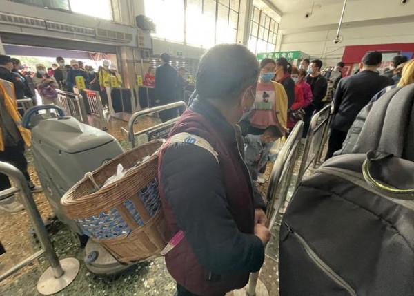 重慶遊不一樣玩法：乘綠皮火車逛廢棄古鎮，賞中國第二鐵路大橋