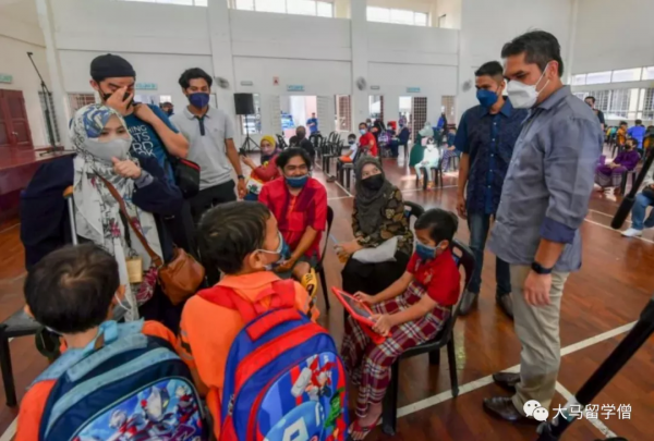 馬來西亞7千多學生被安置水災中心！25歲中國女子做飯煤氣爐爆炸