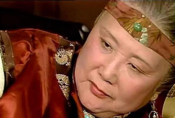 王熙鳳認林紅玉做乾女兒一場戲，嘲諷了多少人