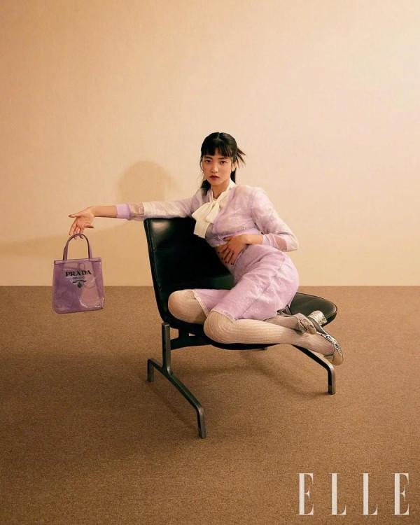 金泰梨Elle雜誌韓國版12月刊封面畫報，Prada文藝氣質女孩