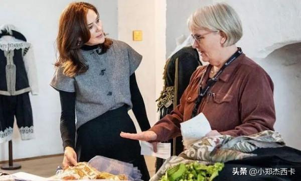 69歲坐頭排參加時裝週，歲月不敗美人真絕了