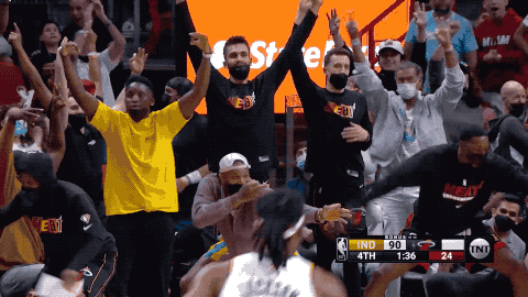 湖人又崩了，老炮攻防兩端拿捏詹瓜！鵜鶘再現勇士電梯門戰術