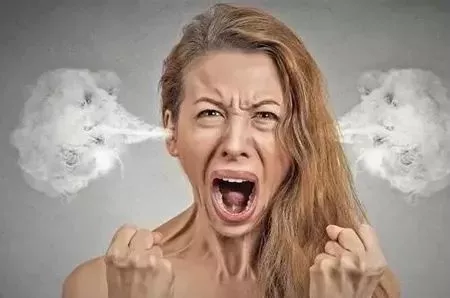 火在肝裡，失眠；火在胃裡，口臭；火在肺裡，咳嗽；火在心裡，口舌生瘡……