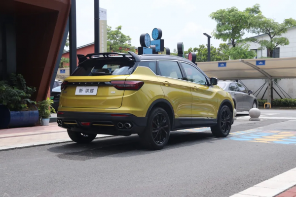 四出排氣+雙層尾翼！國產“小鋼炮”不到10萬就能買