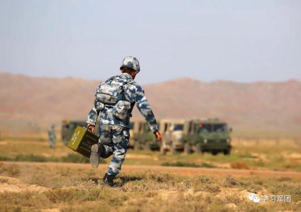 強軍思想指引新徵程 &vert; 枕戈待旦，北疆&OpenCurlyDoubleQuote;地導人&rdquo;執劍研戰