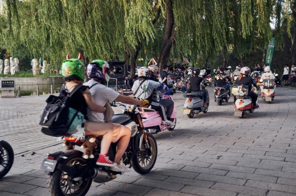 「活動聚會」世界公園潮車節 低趴改裝車一次看個夠