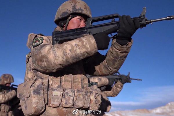 冬季來臨！看#駐守在雪域高原的子弟兵如何過冬#↓↓