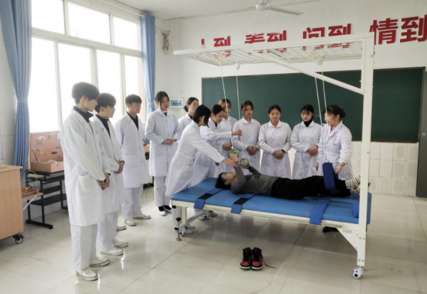 文科生也可以學醫？4個適合文科生的醫學專業，難度不大還好就業