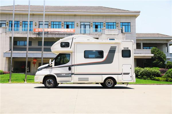 國六進口依維柯雙拓展房車，全新一代高配置進口房車