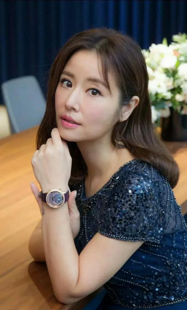 嫩如少女的林心如