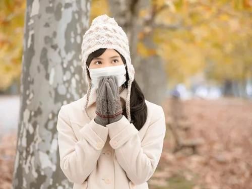 穿得少更容易長胖？脂肪堆積與氣溫無關，終於為不穿秋褲找到藉口