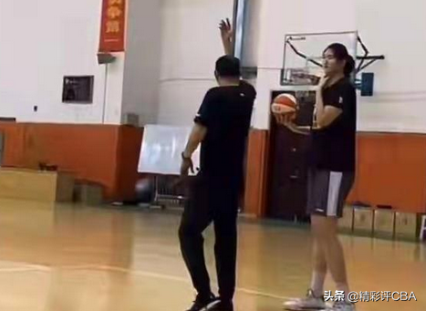 女版姚明又長高了,14歲2米27,鞏曉彬開小灶,未來有望稱霸亞洲 女版姚明又長高了,14歲2米27,鞏曉彬開小灶,未來有望稱霸亞洲