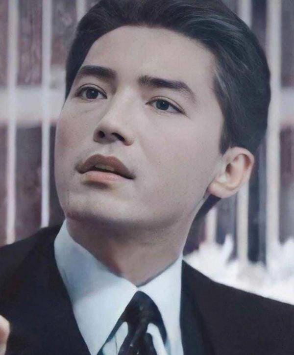 不老男神 劉德華帥還是演員尊龍帥呢 你覺得呢