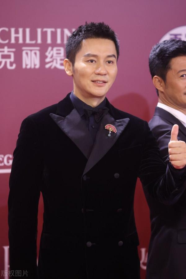 李晨還是蠻帥的，電影演技也不錯