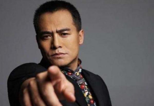 演員張永剛：母親累死，父親又賣血離世，今被丈母孃當親兒子