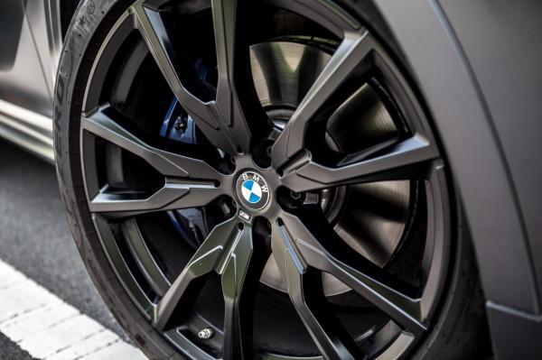 開玩笑!在全尺寸SUV中談操控?寶馬X7還真就這麼幹了! 開玩笑!在全尺寸SUV中談操控?寶馬X7還真就這麼幹了!