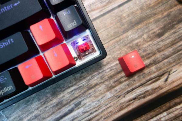 買了把鍵盤，我把它的鍵帽、軸體全拆了