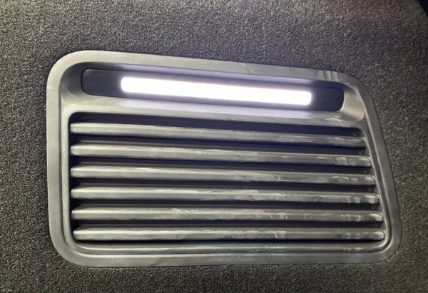 材料工程師體驗嵐圖FREE試裝車：主體已成形，細節再推敲