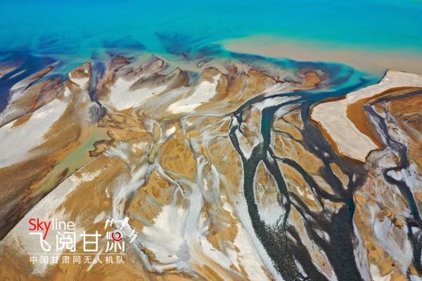 玉門：無人機視野下的昌馬湖奇觀