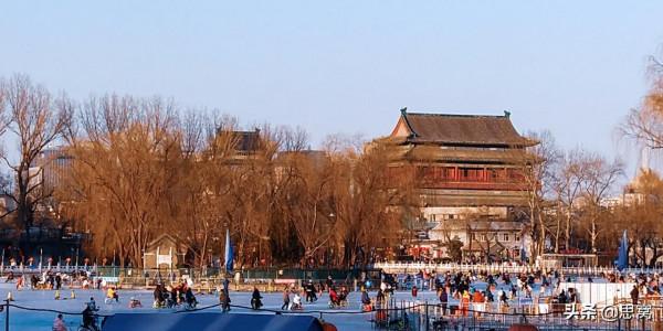 思窩花臉：什剎海荷花市場，冰墩墩、雪容融喜迎北京冬奧會