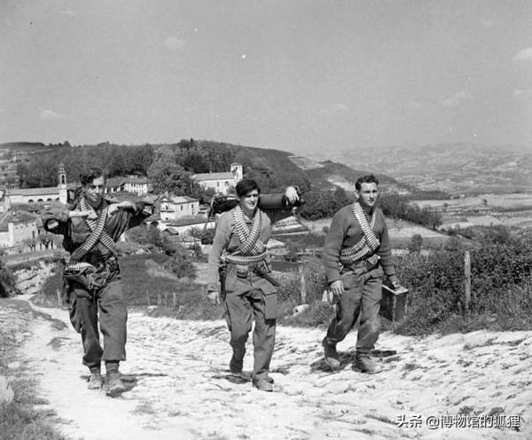 一名蘇軍偵察兵被俘越獄後，遇到義大利女游擊隊員，開啟一段傳奇