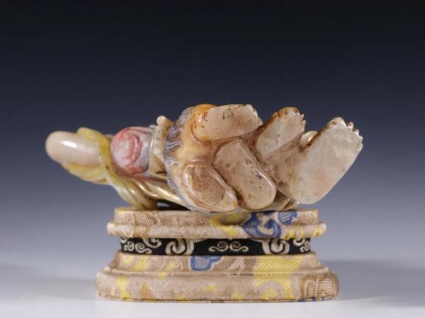 舊藏「壽山石加彩 戲獸佛 造像」