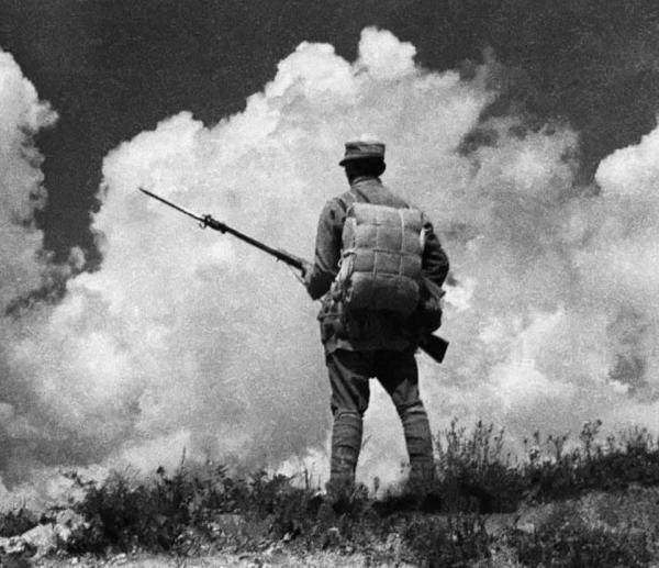 身高1米9,一戰砍死27個鬼子獲毛主席接見,因傷錯過授銜大笑離世 身高1米9,一戰砍死27個鬼子獲毛主席接見,因傷錯過授銜大笑離世