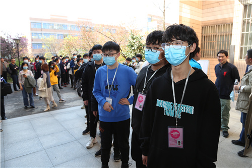 教培涼涼、中考分流，你接受孩子上職高嗎，這位老師“太敢說了”