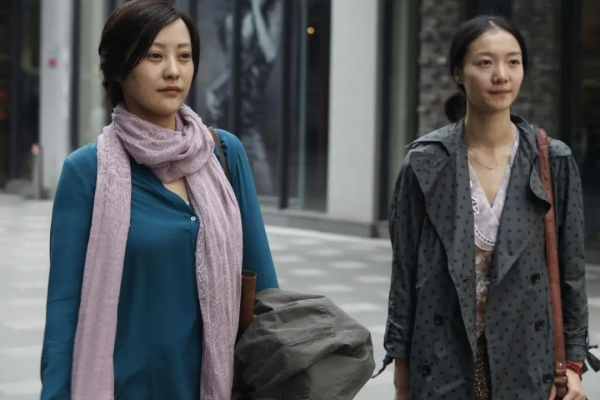 齊溪：娛樂圈的“奇女子”，穿帆布鞋走紅毯，顏值與實力並存