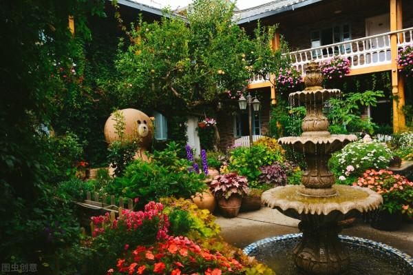 院子裡有空地要種三種樹，沒空地擠擠也要種，寓意深遠