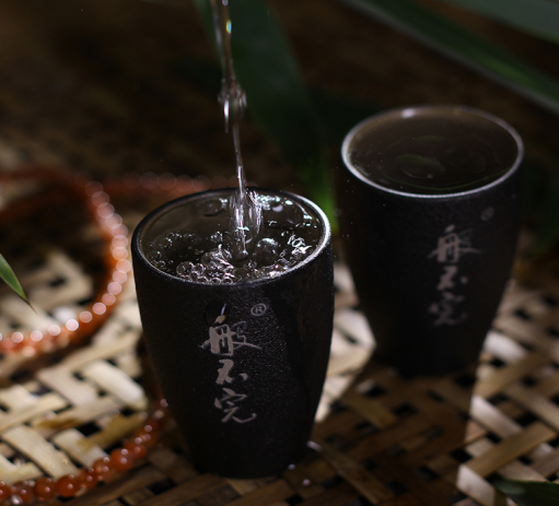 “搬不完”，—瓶不是為了賺錢的酒