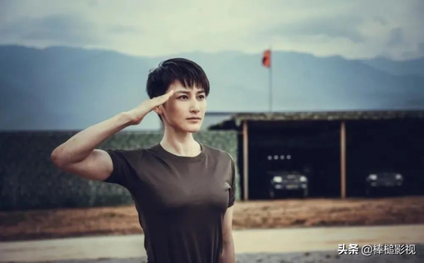 偶像派的就不要演軍人了,讓這12位女演員告訴你,什麼叫軍人氣質 偶像派的就不要演軍人了,讓這12位女演員告訴你,什麼叫軍人氣質