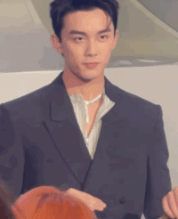 張若昀，你的助理是哪招的？