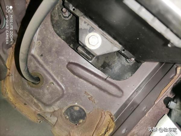 16款別克君越要價12萬,剛開啟車門就不正常,買賣雙方大吵一架 16款別克君越要價12萬,剛開啟車門就不正常,買賣雙方大吵一架