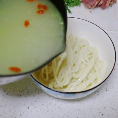 十分鐘快手雞湯牛肉麵❗️鹹香味美又營養