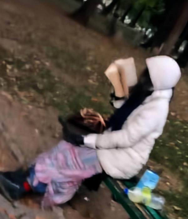 中國女孩在塞爾維亞失蹤20天后被找到，神情恍惚，引發五大質疑