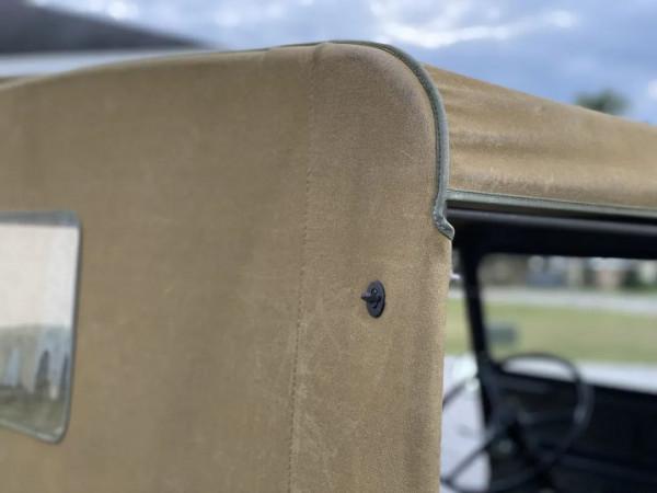 越野車的鼻祖，一塵不染的1950年威利斯吉普車