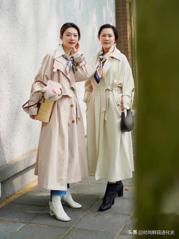 今秋的外套流行“過膝不過踝”，舒適顯瘦，五六十歲的女人穿太美