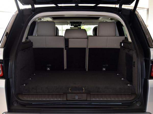 油耗降到2.7L，豪華進口大尺寸SUV，帶你看路虎攬勝運動版新能源