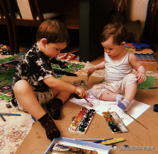 程式設計師網戀奔現，對方竟是時任總統千金，兩人已攜手走過近十年