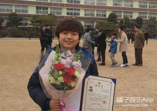 還記得“壞笑弟弟”表情包王錫玄嗎?16歲帶小女友上節目? 還記得“壞笑弟弟”表情包王錫玄嗎?16歲帶小女友上節目?