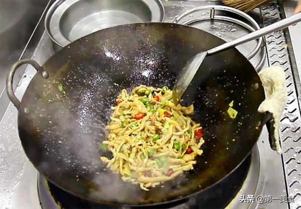 辣炒肉絲怎麼炒才入味,大廚教你飯店做法,多做這一步,嫩滑鹹香 辣炒肉絲怎麼炒才入味,大廚教你飯店做法,多做這一步,嫩滑鹹香