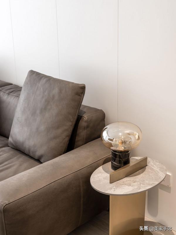 深圳屋主家中的高階場面:堅持打滿櫃子,效果不是一般的大氣實用 深圳屋主家中的高階場面:堅持打滿櫃子,效果不是一般的大氣實用