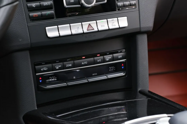 賓士 E260L:C級的價格、E級的品質、“S”級的前任 賓士 E260L:C級的價格、E級的品質、“S”級的前任